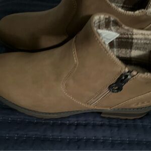 Sporto women’s brown Madison Ankle Boots size 8